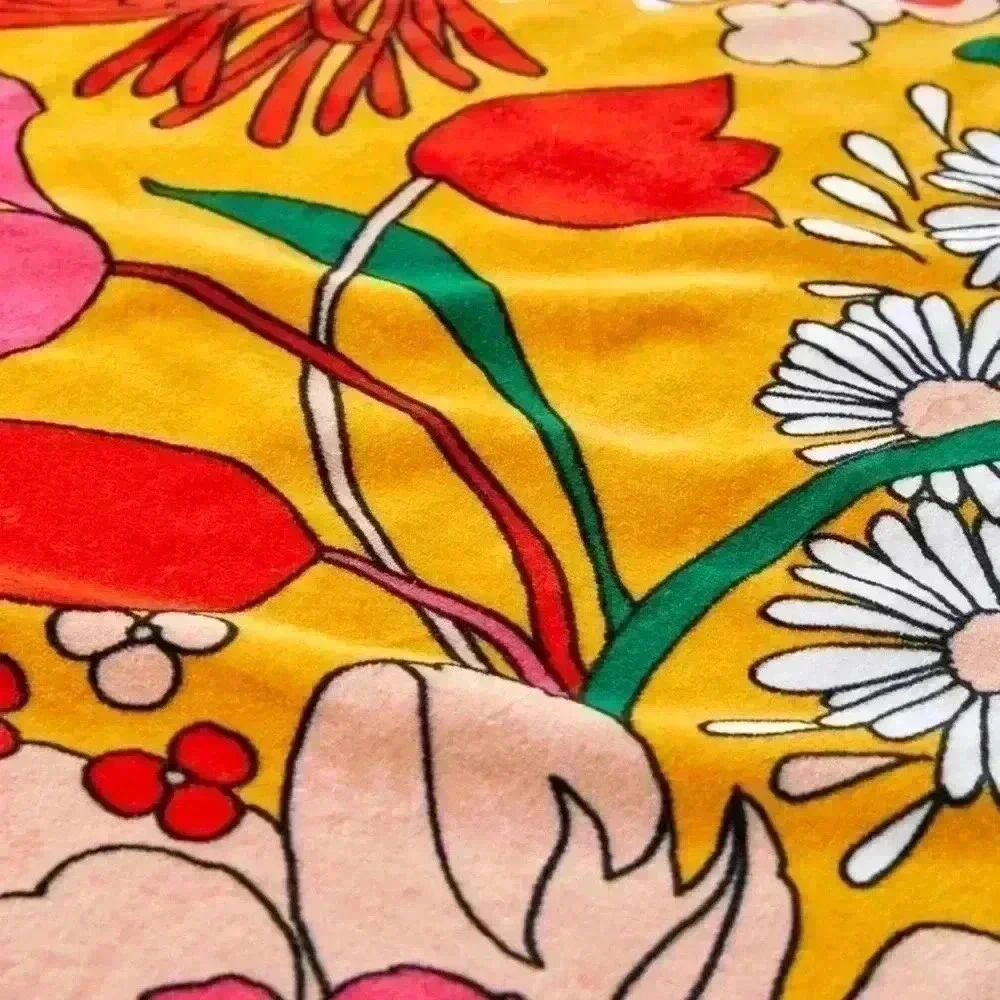 ban.do Beach, Please! Superbloom Beach Towel 60s/ 70s flowers